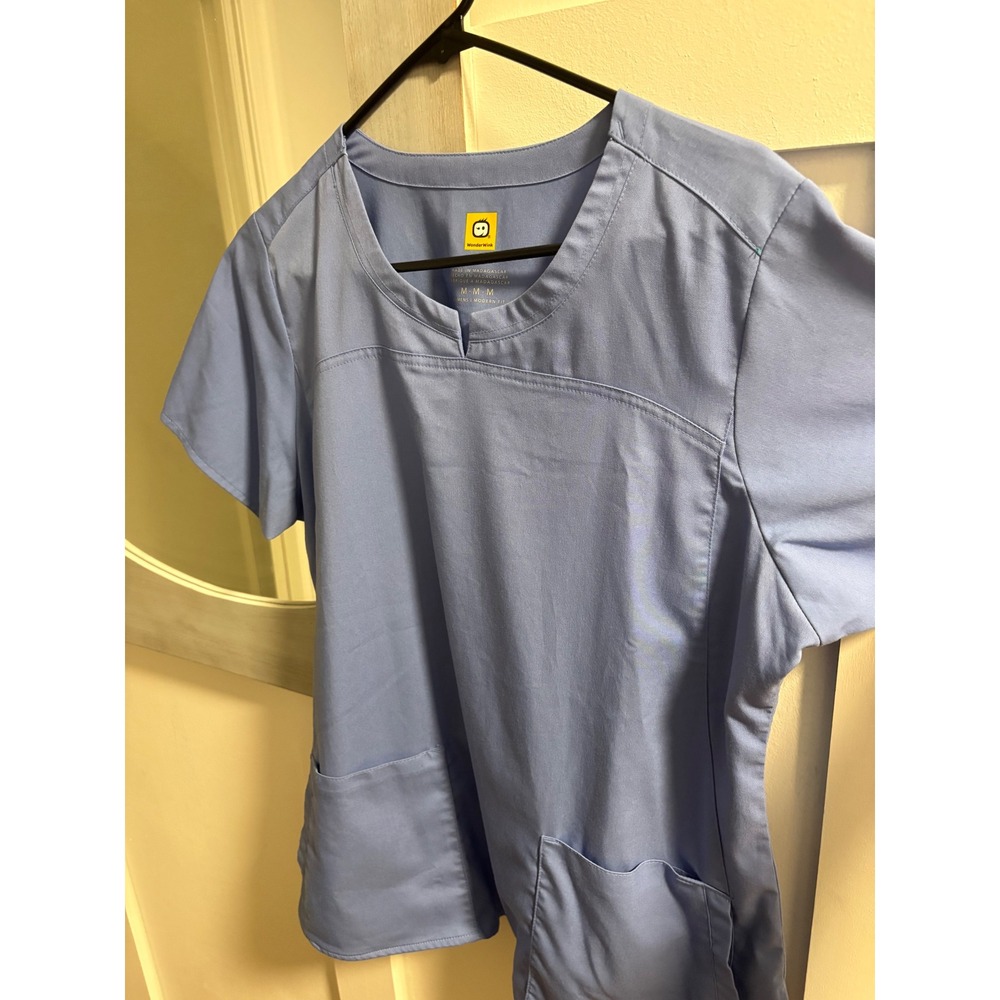 WonderWink PRO Womens Scrub Top Medium Blue Modern Fit V-Neck Medical Uniform